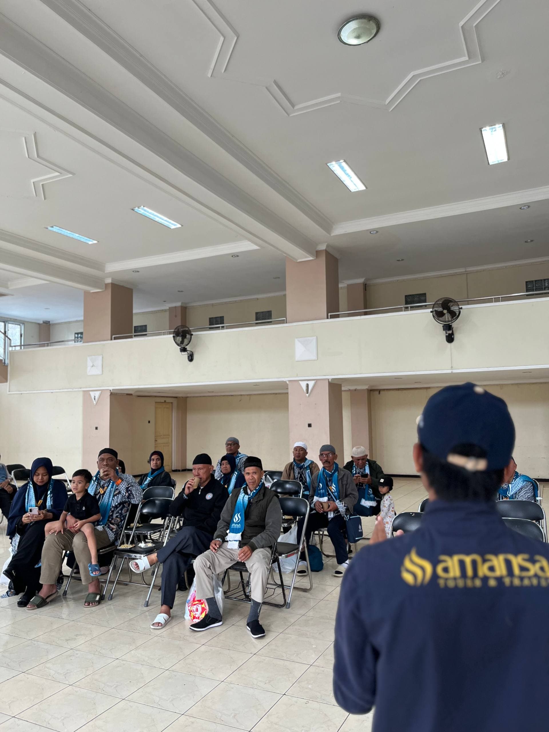 Jamaah Umroh 1 September 2026 Pulang, Tangis Haru Warnai Momen Perpisahan — foto 1